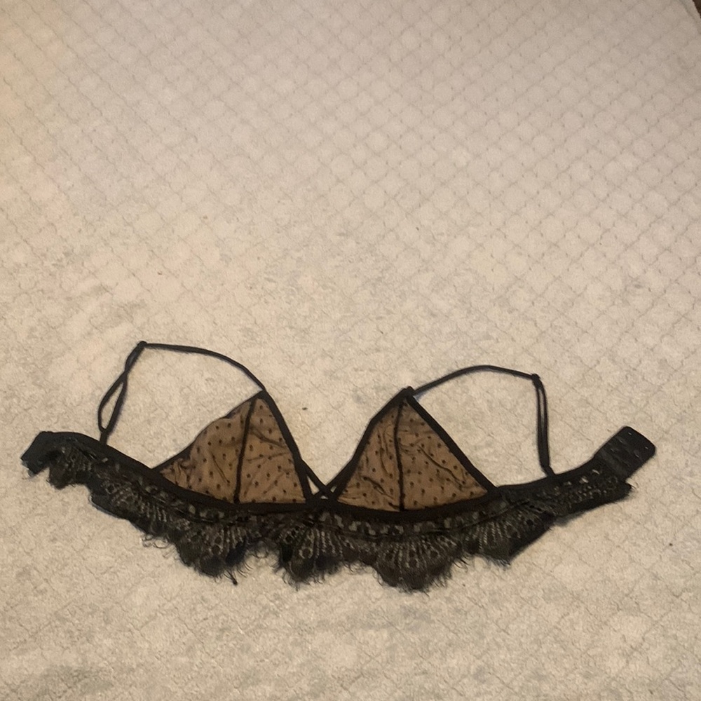 32 B bra no tags
